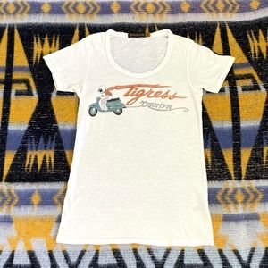 Johnson Motors women’s Triumph t-shirt! NWOT